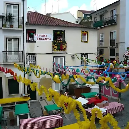 Alfama, The Heart Of Fado - Minutes From Tram 28 Appartement *