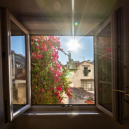 Alfama, The Heart Of Fado - Minutes From Tram 28 Appartement *