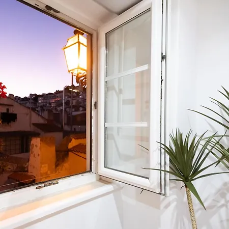 Alfama, The Heart Of Fado - Minutes From Tram 28 Appartement *